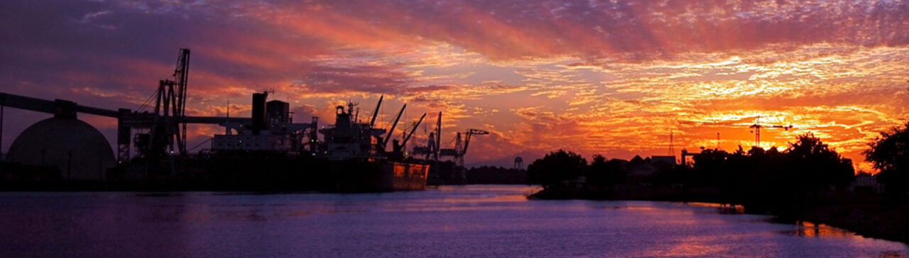 A sunset view of the ocean in Stockton, California.